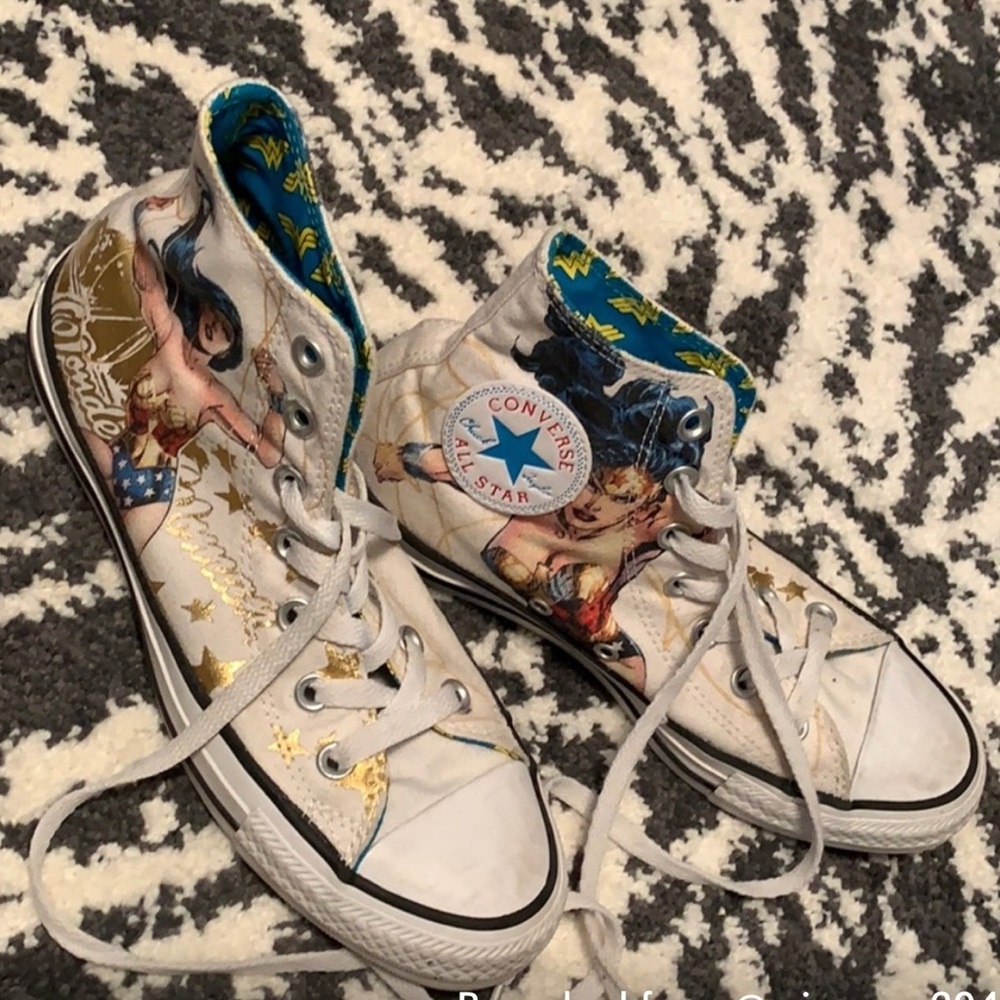 Converse All Star Hi Wonder Woman Sneaker DC Comics Limited Edition Size W7/M5